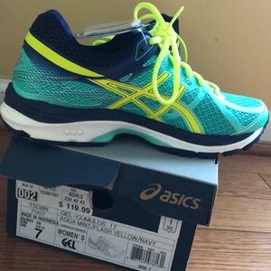 ASICS gel cumulus running sneakers